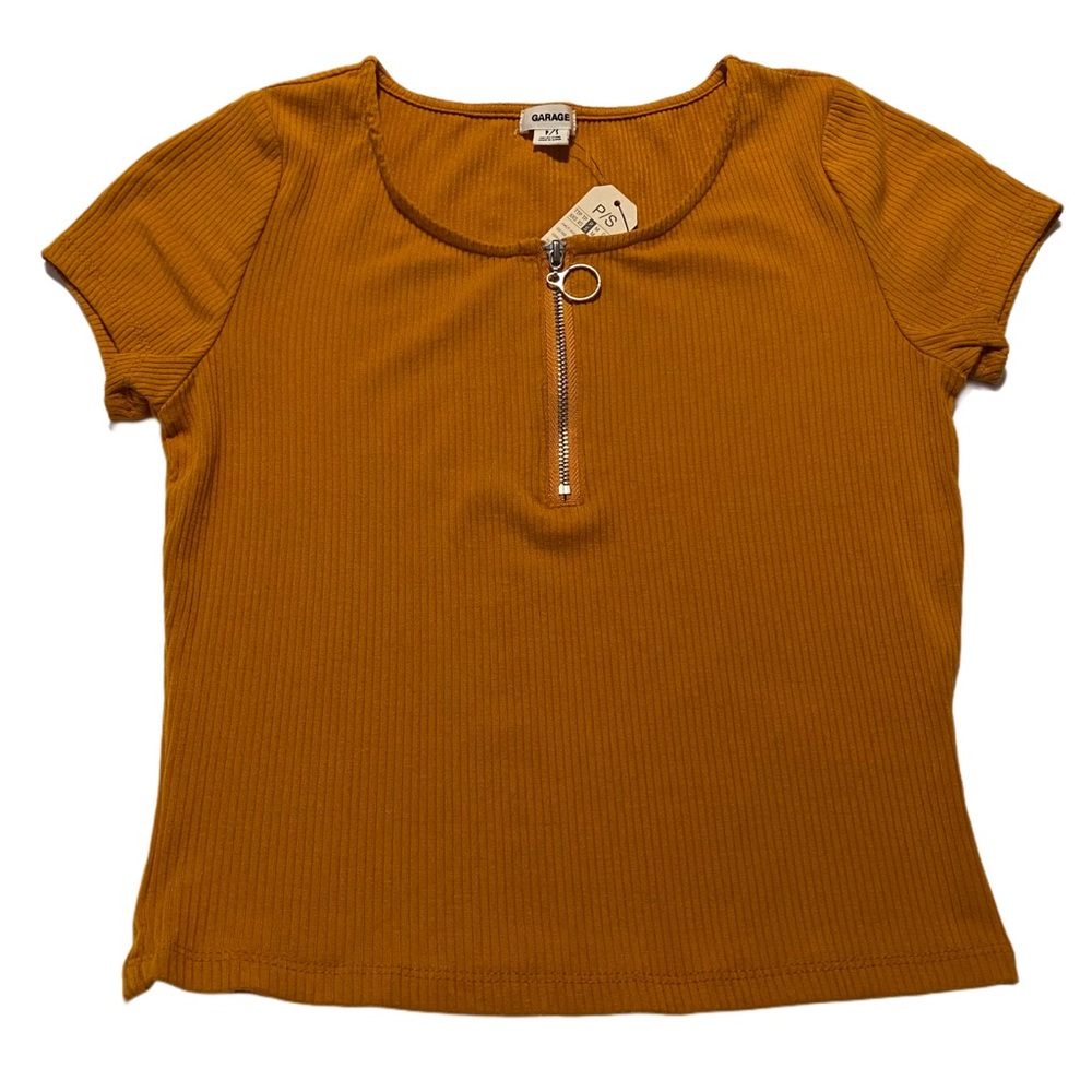 NWT - Garage S/S Ribbed Tee with Zipper Size: Small